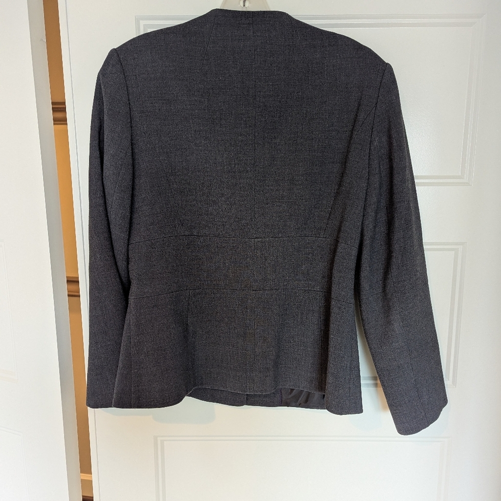 Blazer - Picture 3 of 3